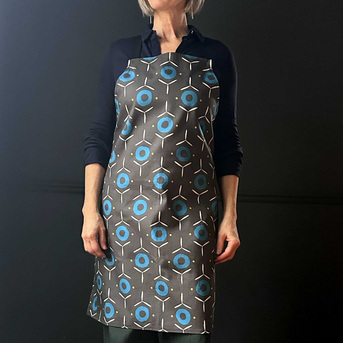 Parsnip, Rosemary, and Kale Stem Apron, midnight – Betsy Marie